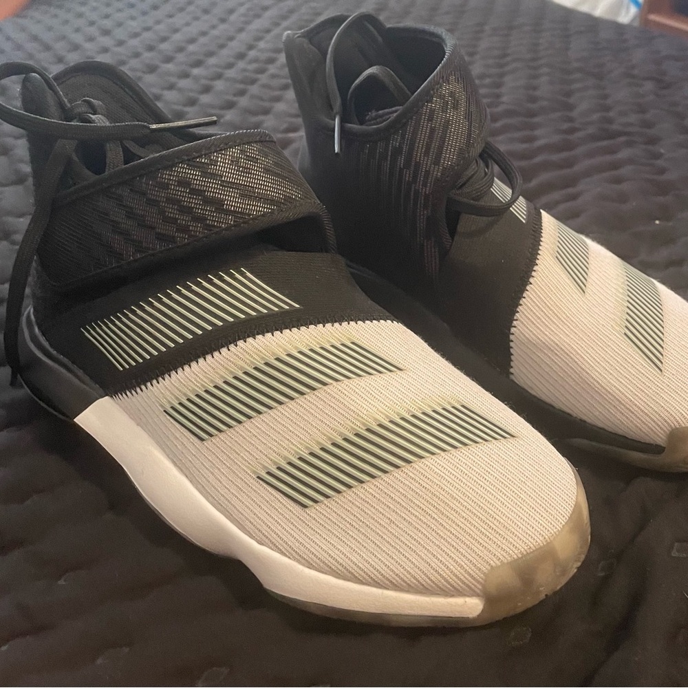 Adidas James Harden B/E 3 basketball shoes